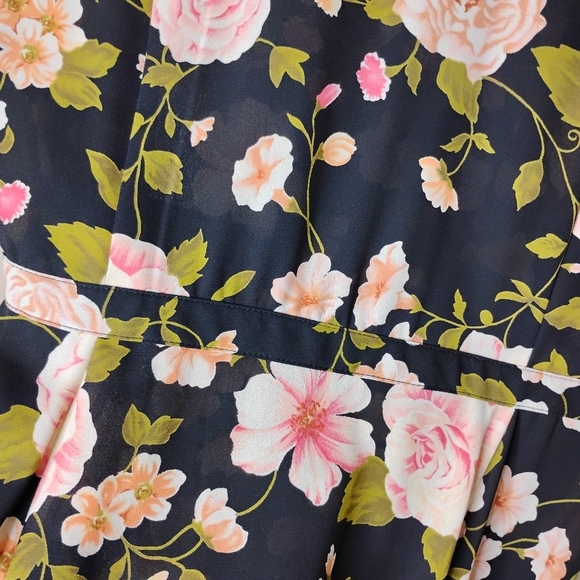 Liz Claiborne Floral Chiffon True Wrap Dress — Black/Pink — Size 10 - Picture 5 of 8